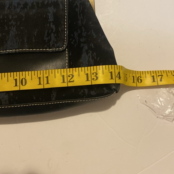 Cute little vintage Nine West date night bag with built in mirror ID card holder - Picture 7 of 9